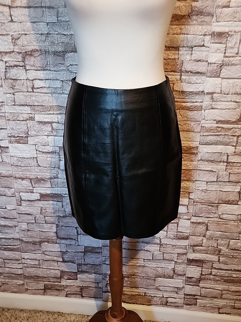 Guanyy  Black Faux Leather Skirt Back Zip